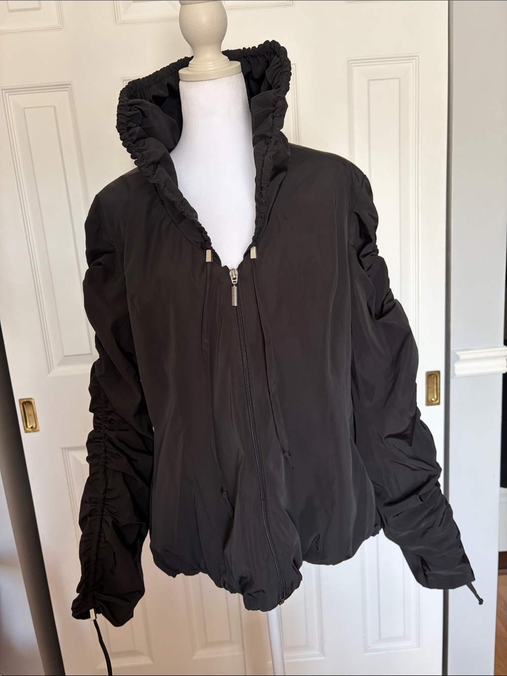 Robert Kitchen Black Ruched Detail Adjustable Sleeve Jacket in Size XL